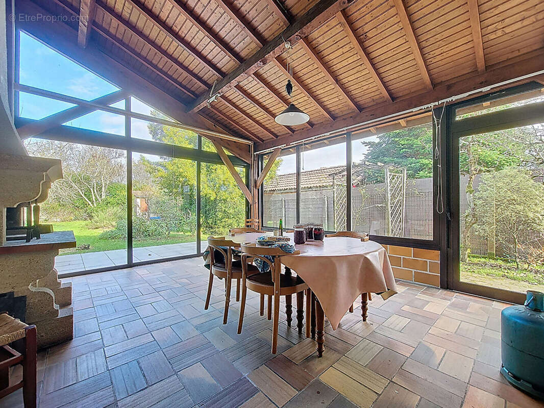 Maison à BLANQUEFORT