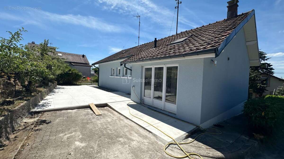 Maison rénovée plain pied Exincourt 5 pièce(s) 100 m2 - photo 2