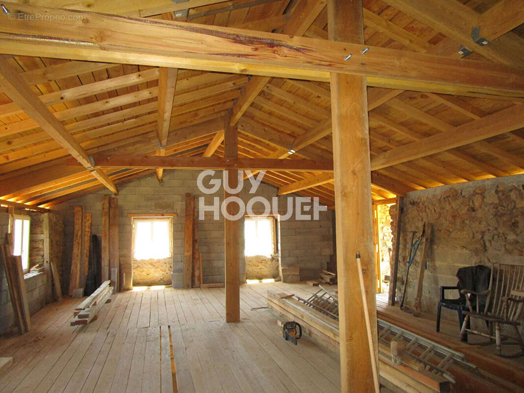 Grange en partie rénovée - photo 5