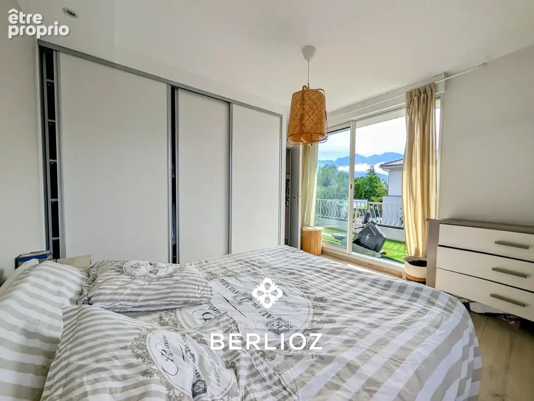 Meylan   limite montbonnot-saint-martin   maison mitoyenne 4 chambres   149 m2 au sol   jardin 300 m2   piscin - photo 24