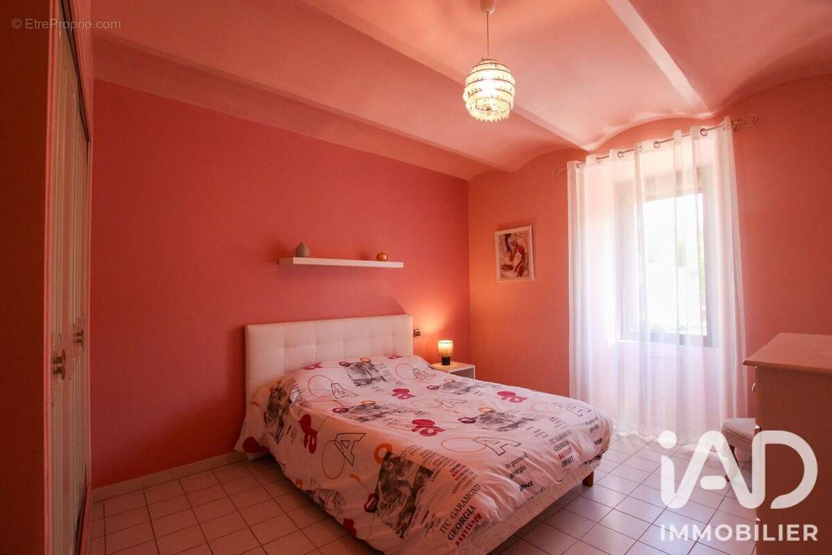 Maison 140 m² à Rochegude  - photo 7