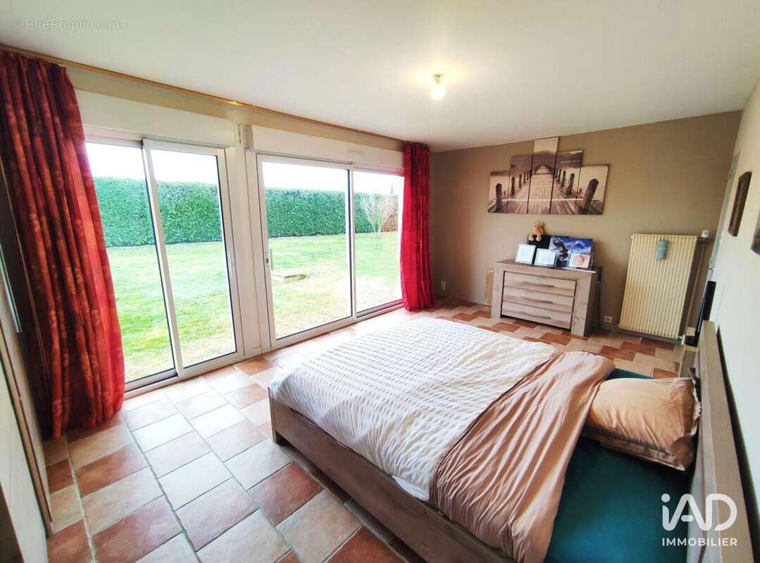 Maison 144 m² à Civaux  - photo 9
