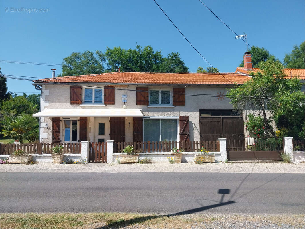 Maison à ROUMAZIERES-LOUBERT
