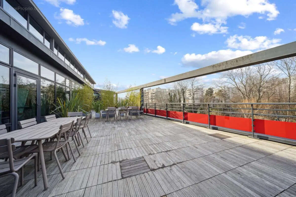 Commerce à ISSY-LES-MOULINEAUX