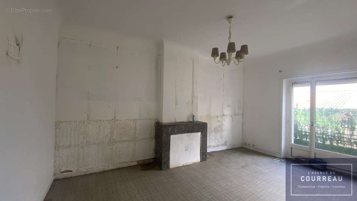 Immeuble à vendre à 450 m des Arènes de NIMES - photo 2