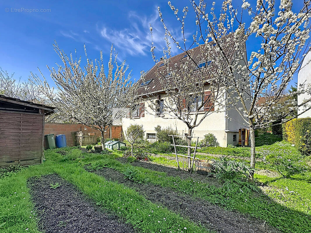 Maison à BONNEUIL-SUR-MARNE