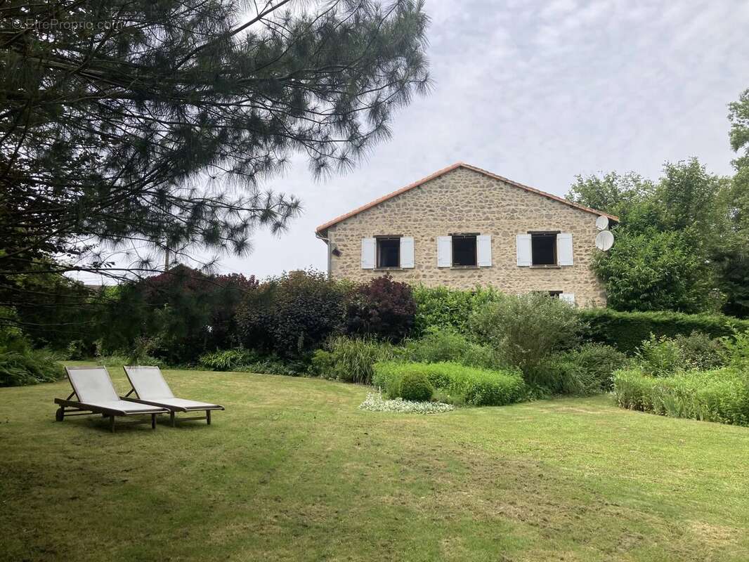 Maison à ABJAT-SUR-BANDIAT