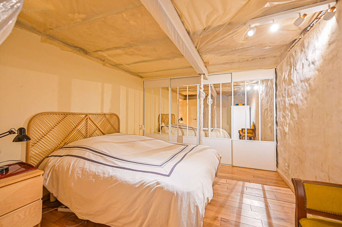 Appartement à PARIS-11E