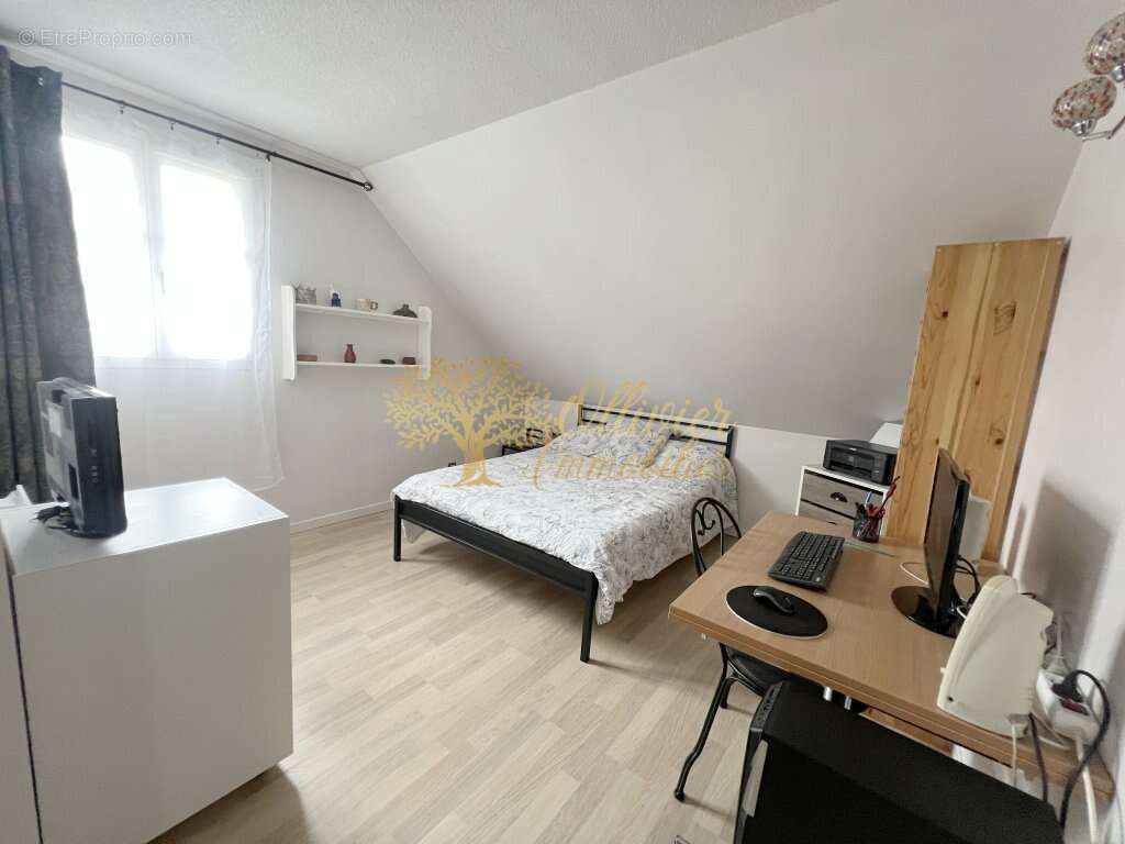 Maison à LA QUEUE-EN-BRIE
