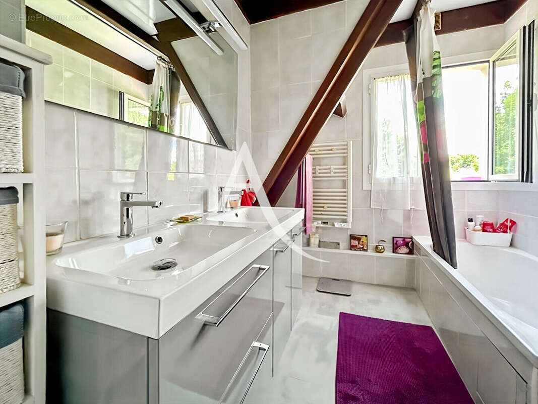 Maison à BOIS-D'ARCY