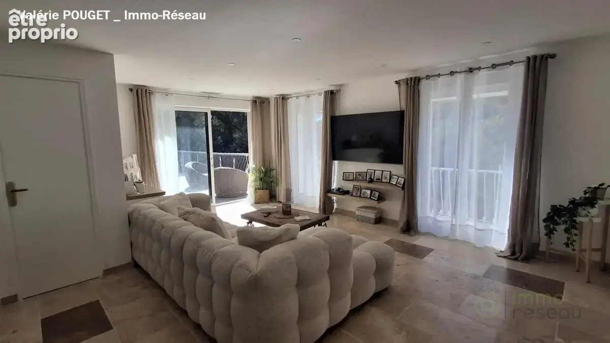 Maison 5 pièces 128 m² à vendre à Le Revest-Les-Eaux (83200) - photo 6