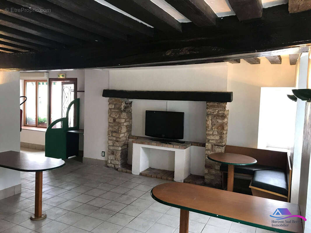 bar - Maison à LIGNIERES