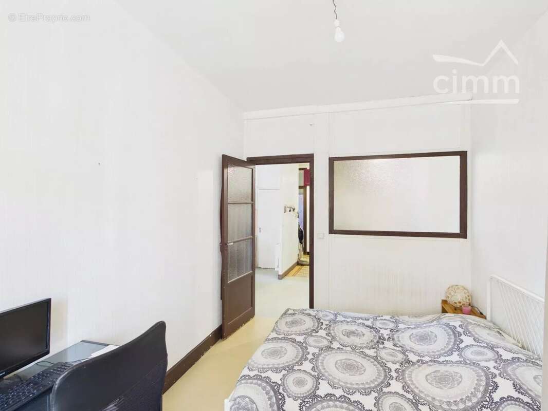 INVESTISSEMENT : T3 vendu loué à rénover entièrement – Grenoble Rue Anthoard - photo 6