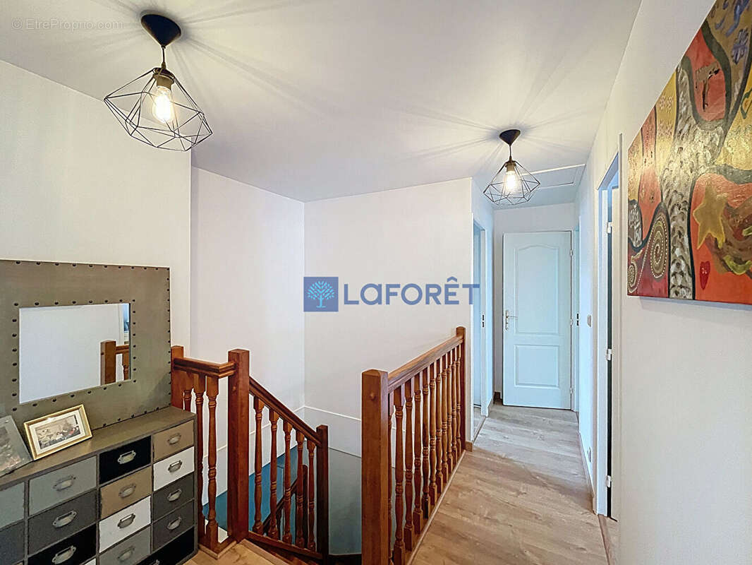 Maison à SAINT-PIERRE-DU-PERRAY