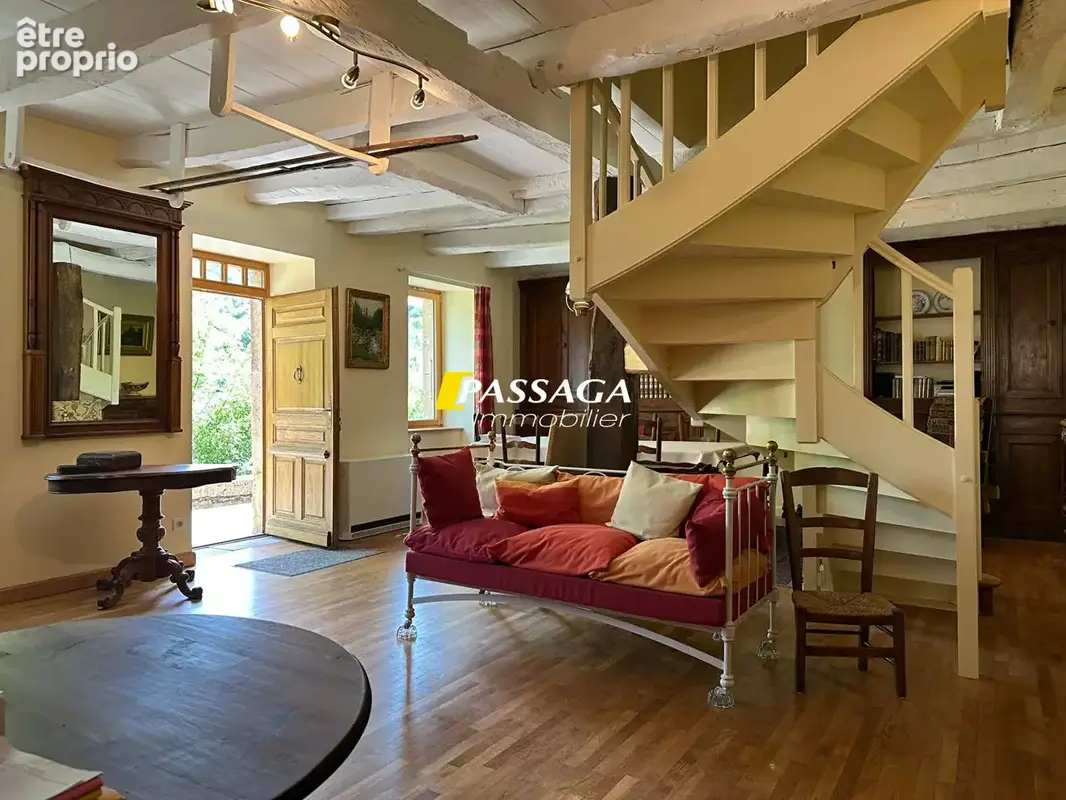 A VENDRE - Magnifique ensemble immobilier avec terrain arboré - SAINT GENIEZ D'OLT ET D'AUBRAC - photo 8