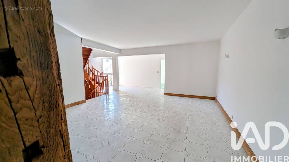 Photo 1 - Maison à TUFFE