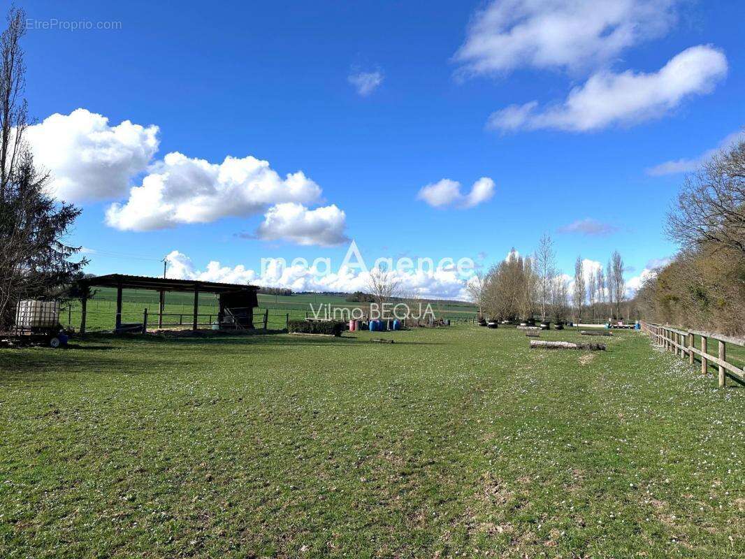 Maison à THORIGNY-SUR-OREUSE