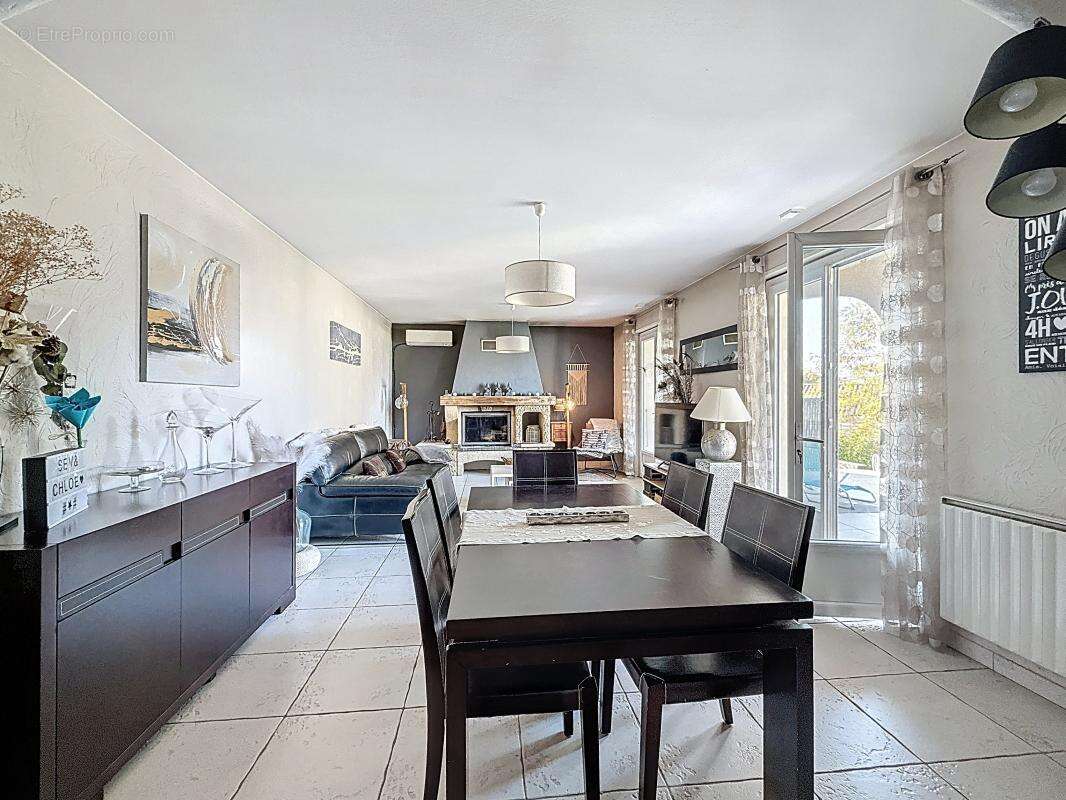 Maison à SALAISE-SUR-SANNE