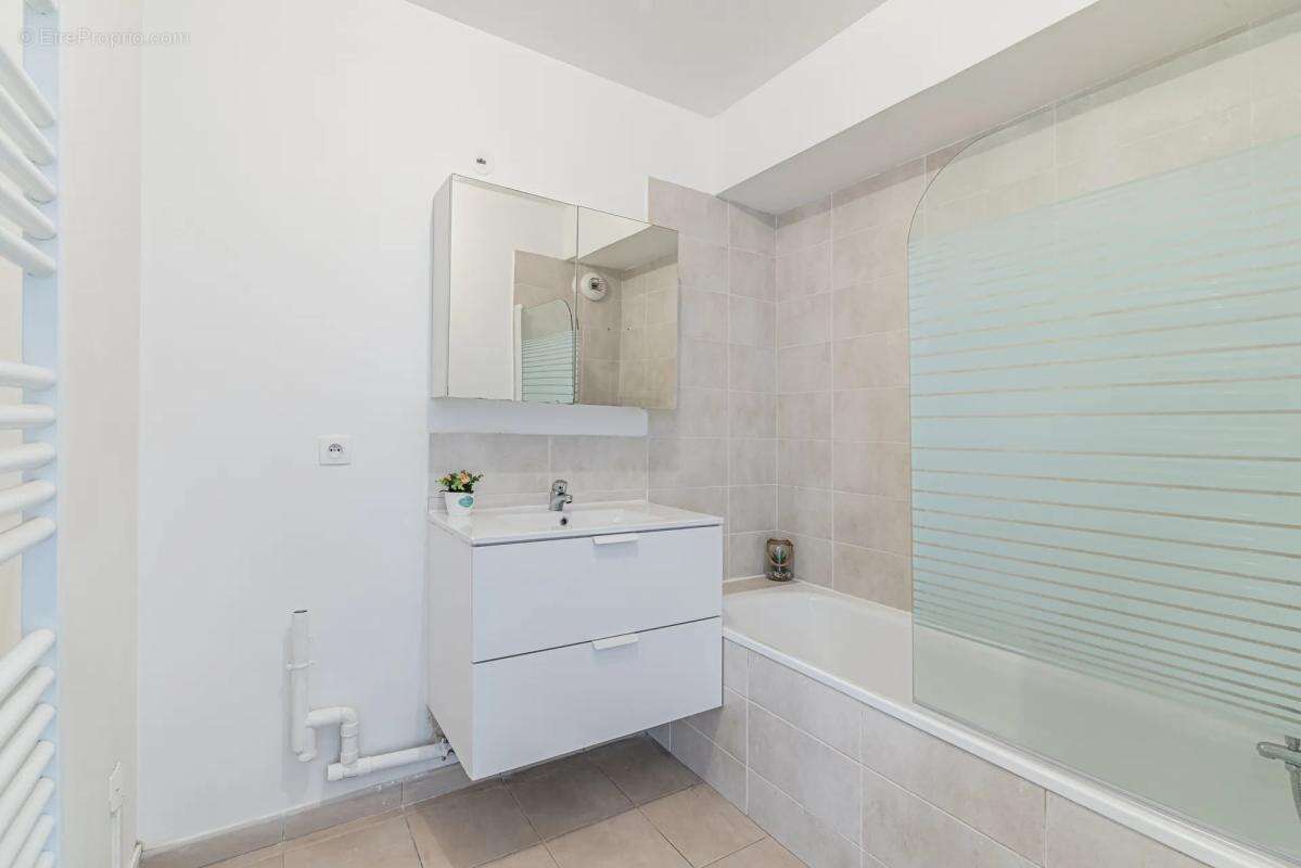 Appartement à LE BLANC-MESNIL