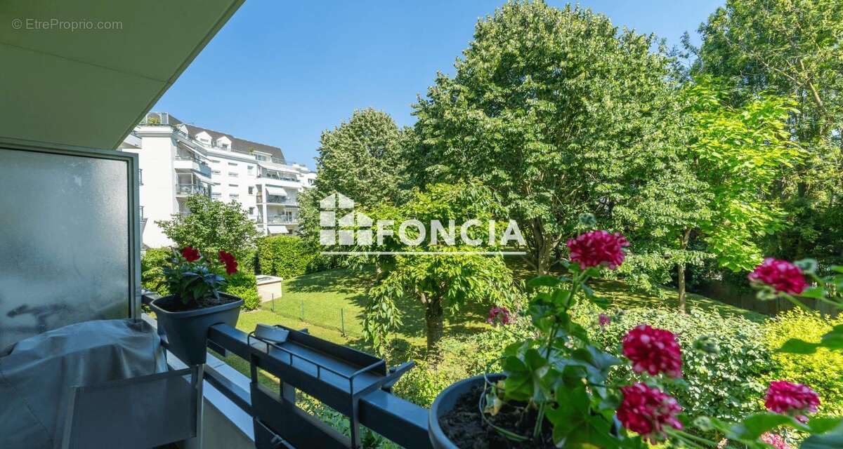 Appartement à FRESNES