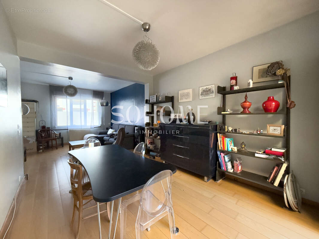 Maison Secteur rue de Courcelles - Avec jardinet et cour - 4 chambres - photo 3