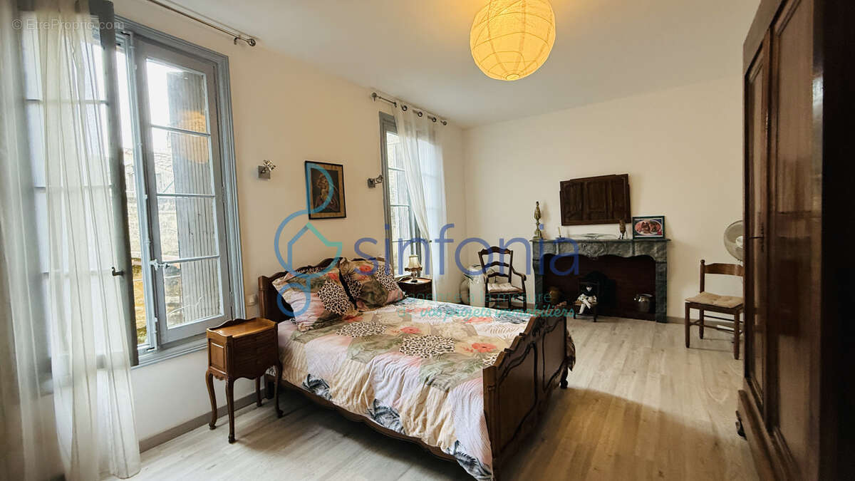 Appartement à UZES
