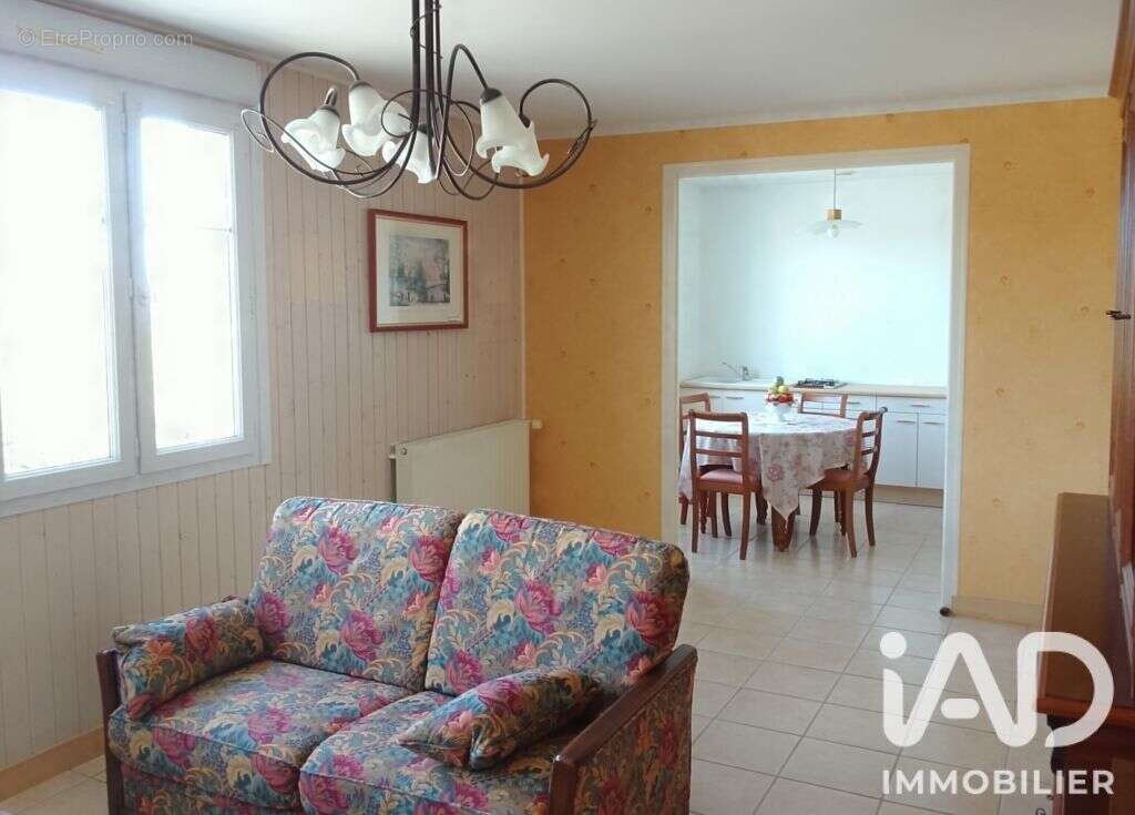 Maison 101 m² à Le Poire-Sur-Vie  - photo 8