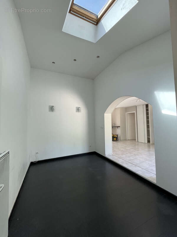 Maison à MOUSSAN