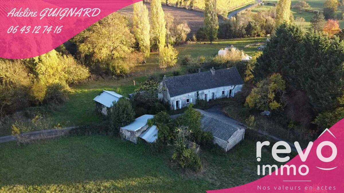 Maison à SAINT-LAMBERT-DU-LATTAY