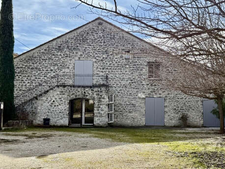 Commerce à PIERRELATTE