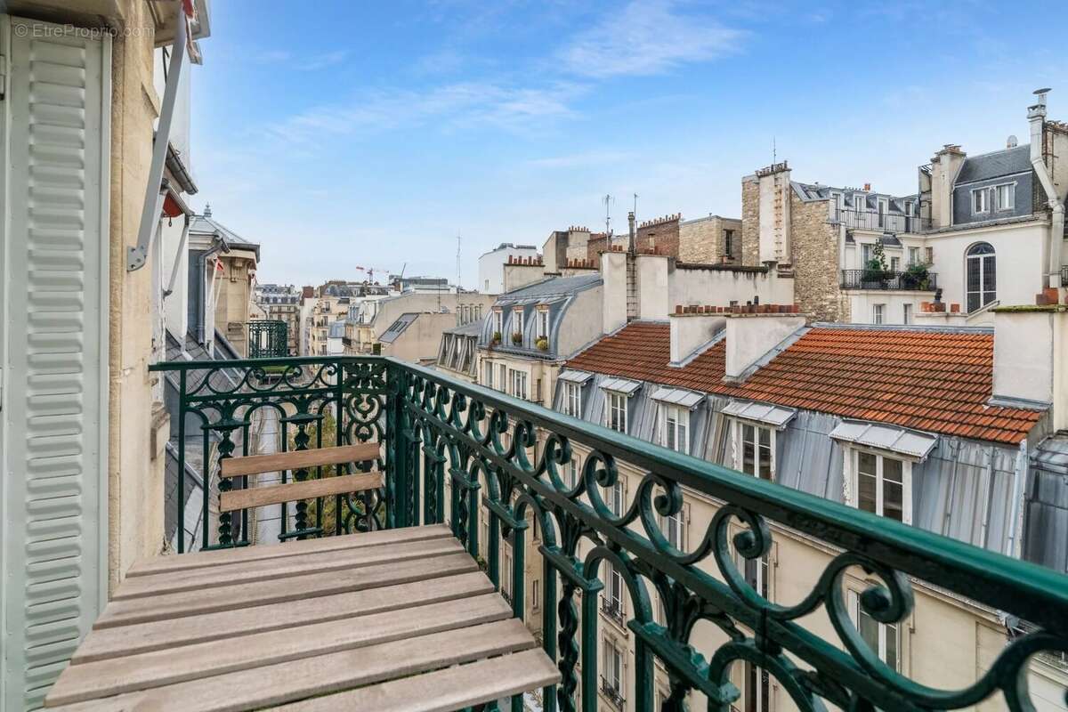Appartement à PARIS-17E