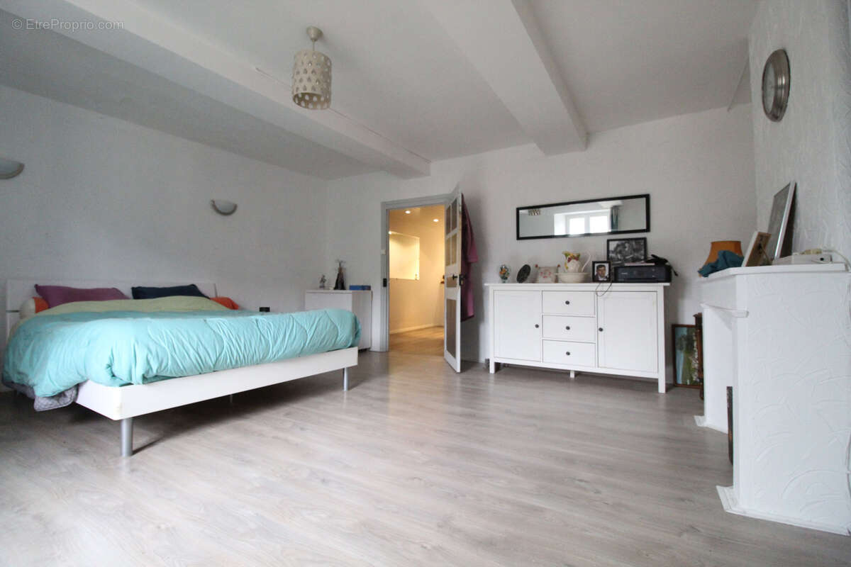 Maison à SAINT-SERNIN-SUR-RANCE