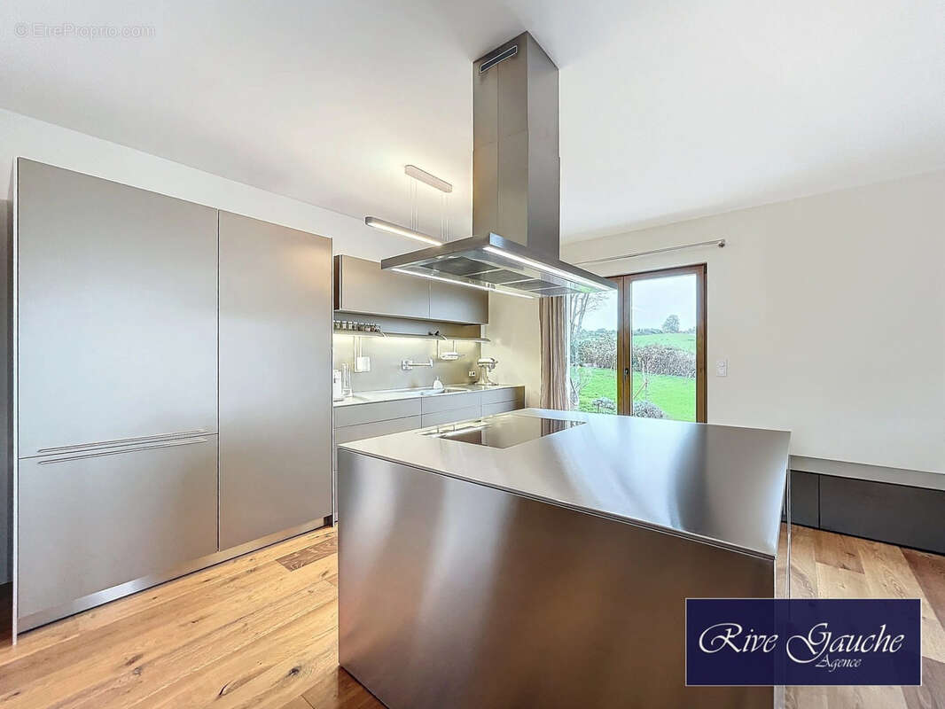 Maison à CHENS-SUR-LEMAN