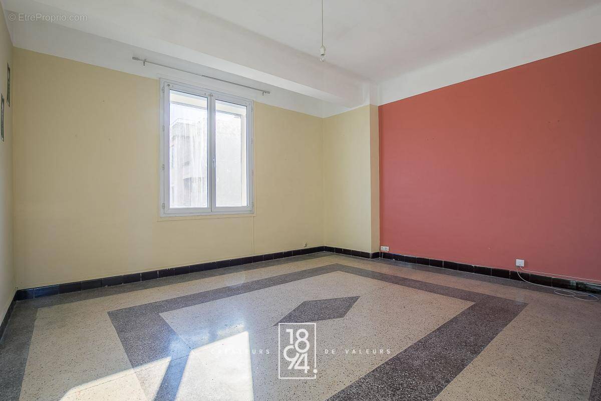 Appartement à MARSEILLE-5E