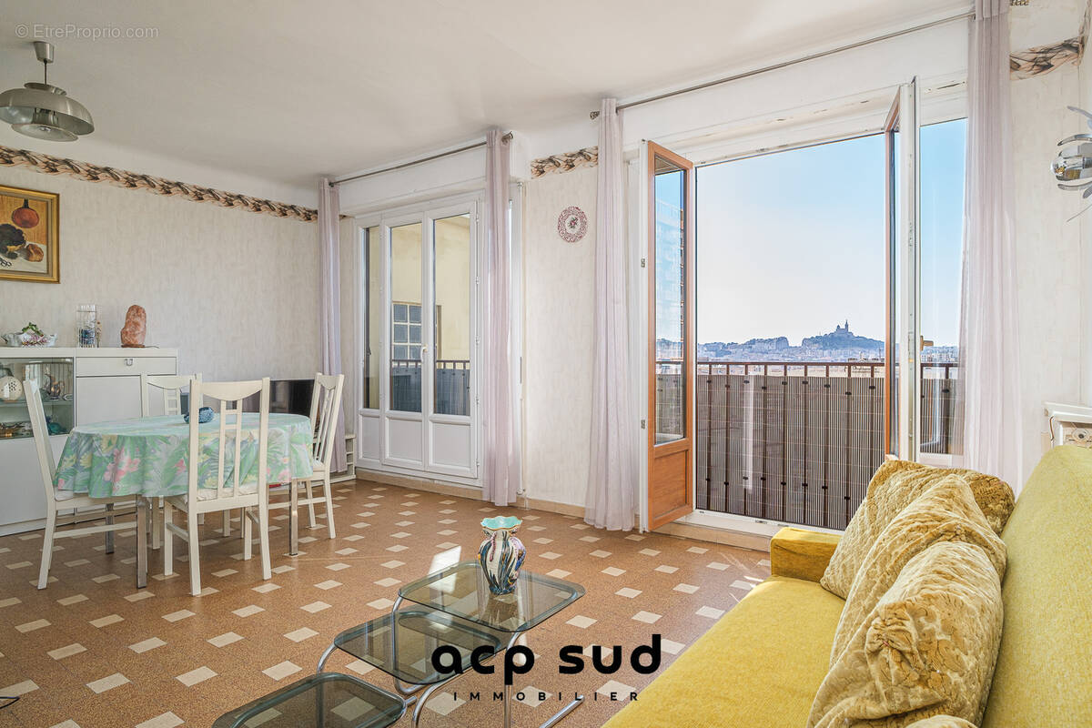 Appartement à MARSEILLE-5E