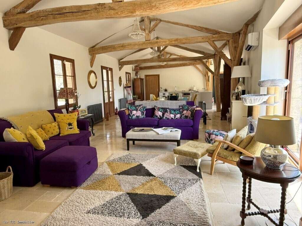 Maison à CHARROUX