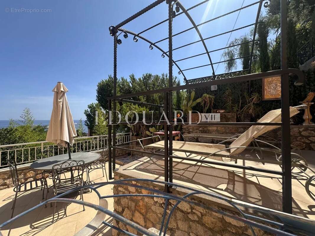 Appartement à ROQUEBRUNE-CAP-MARTIN