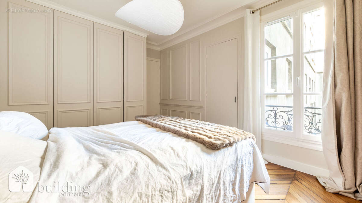 Appartement à PARIS-17E