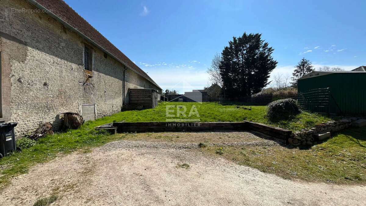 Appartement à INTVILLE-LA-GUETARD