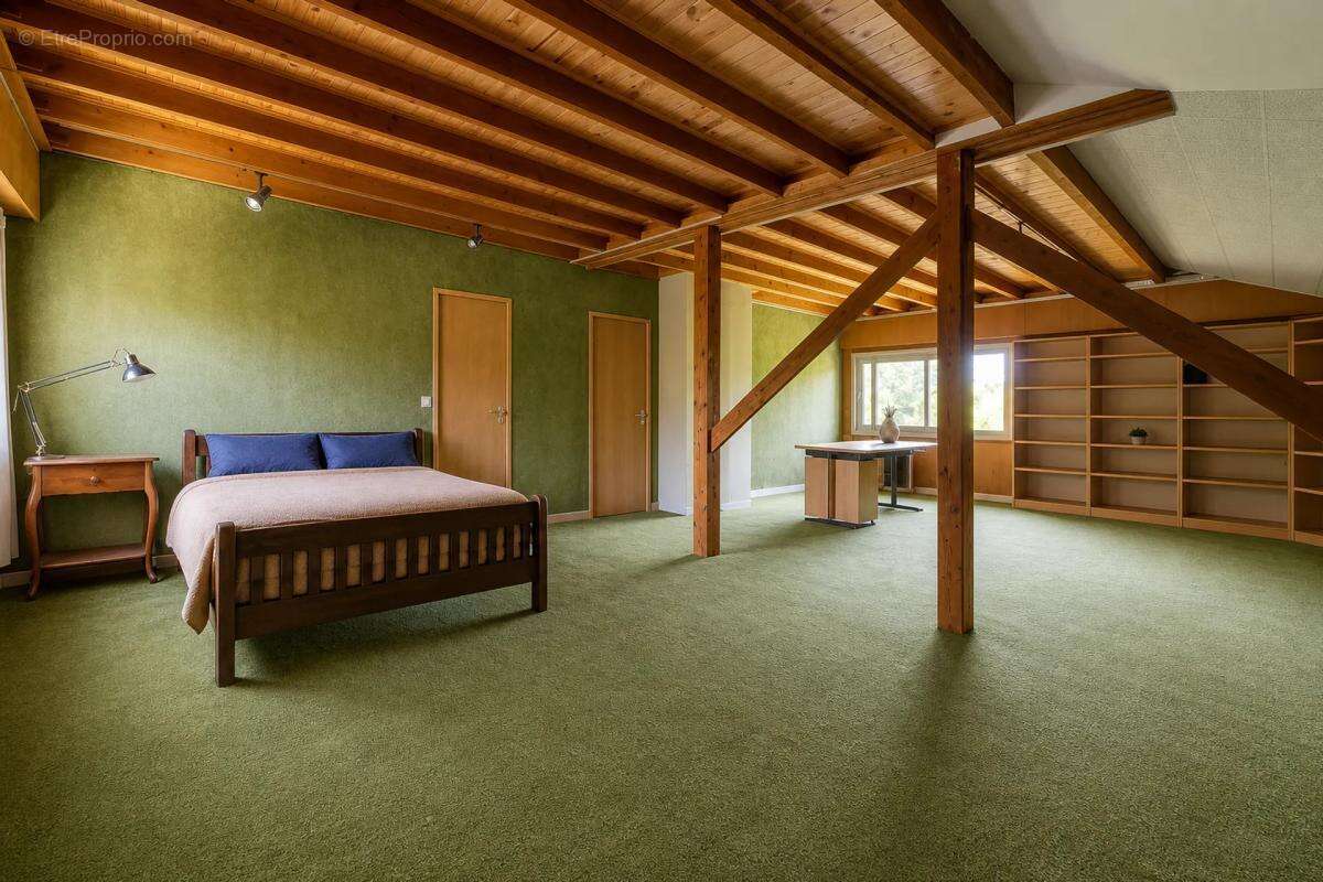 Maison atypique à fort potentiel de 9 pièces – 234 m² habitables - photo 11