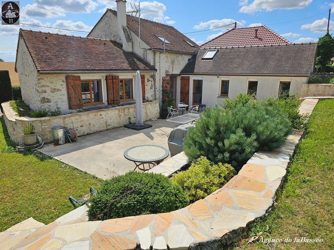Maison 110 m² à Provins  - photo 2