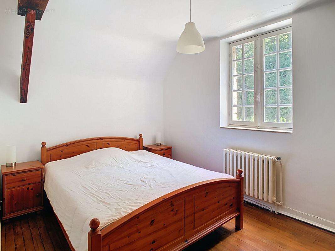 Maison à BEYNAC-ET-CAZENAC