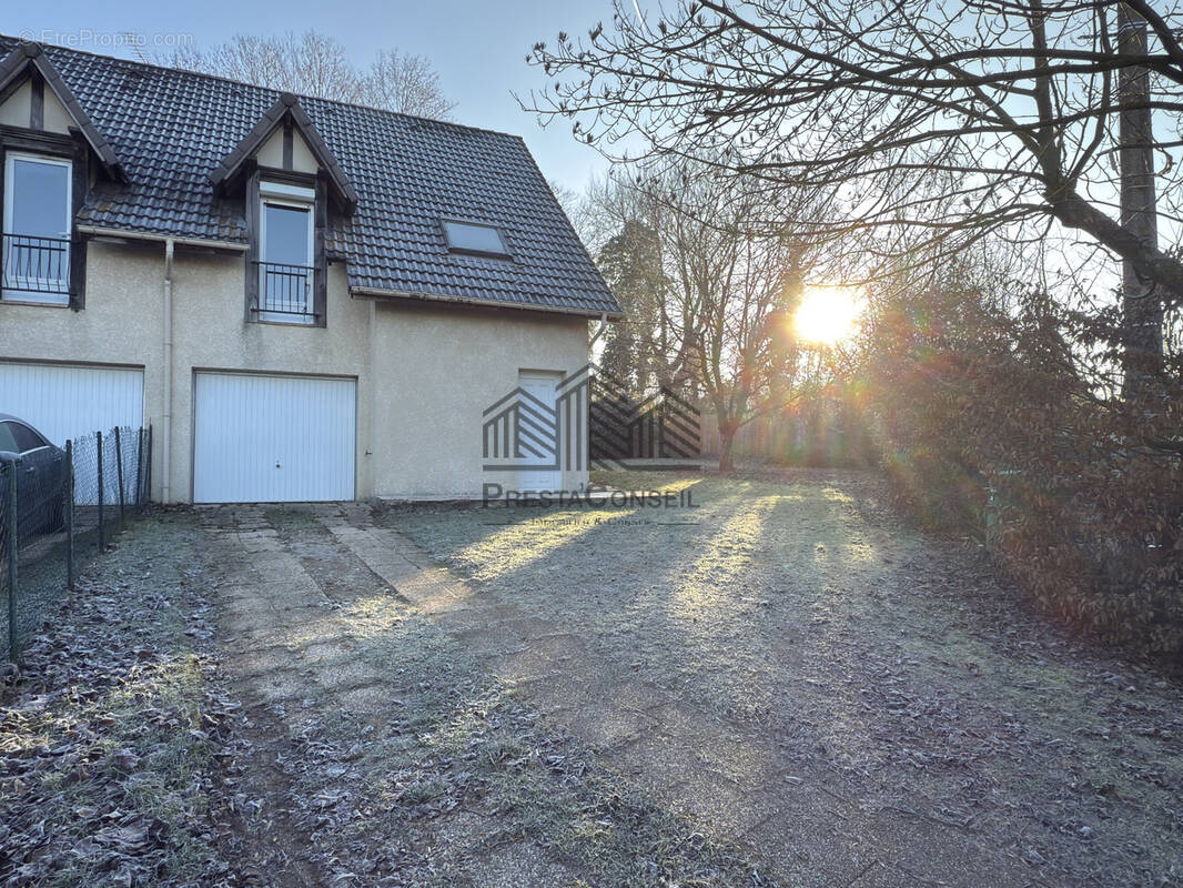 Maison à LES DAMPS