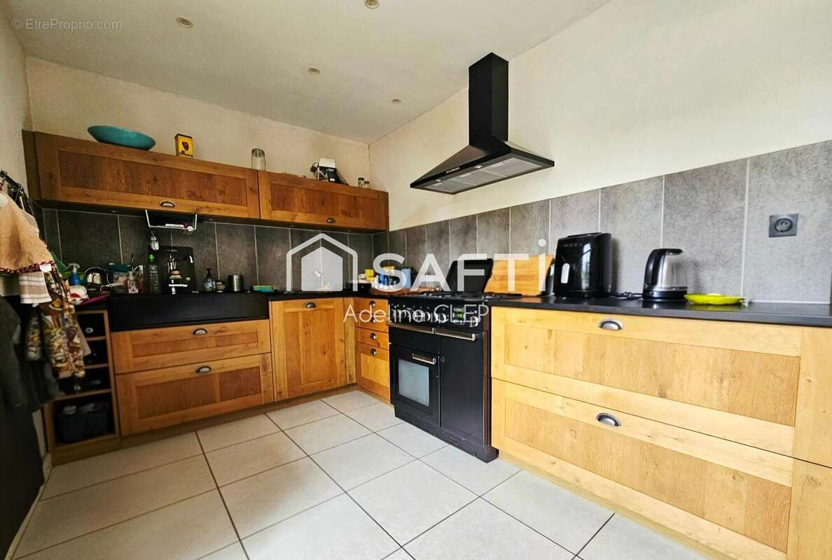 Maison 168 m² à Lugy  - photo 2