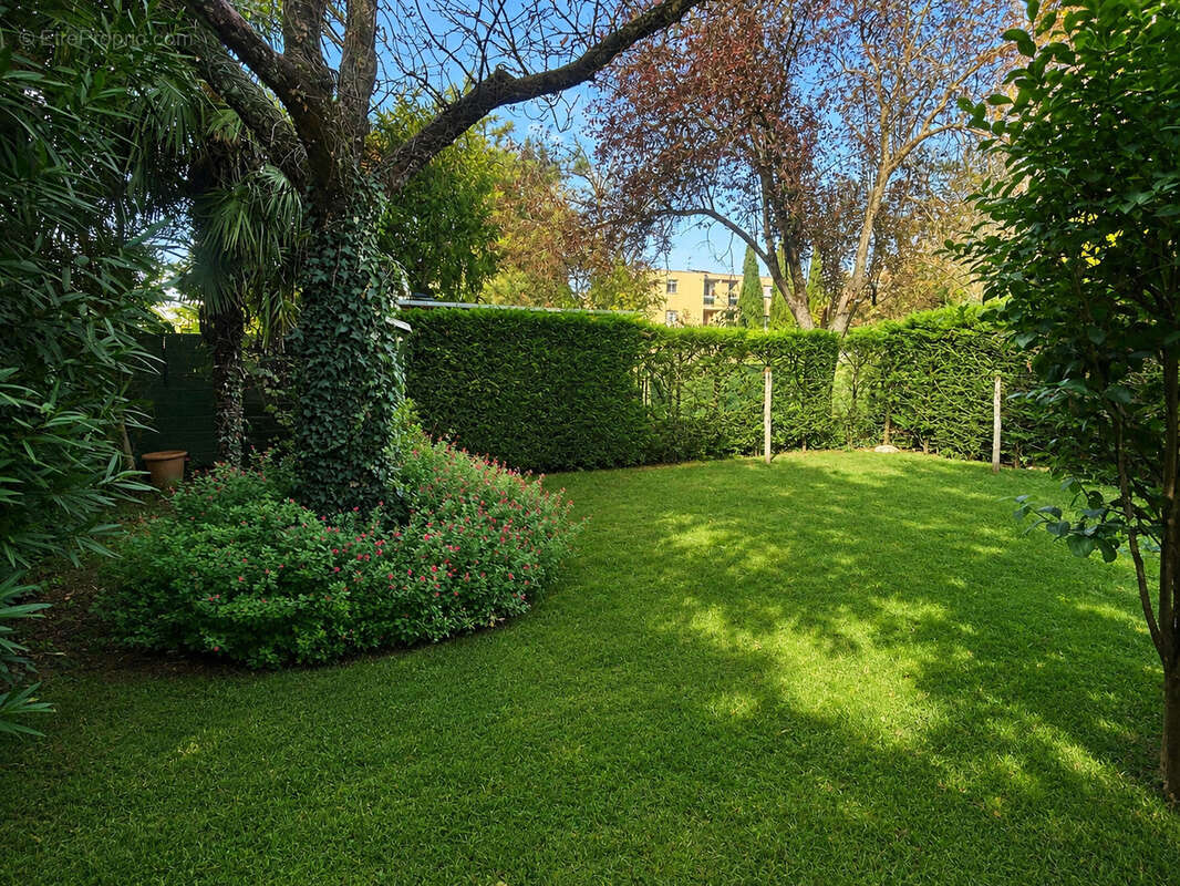 COTE PAVE - Villa T5 de 145m2 + 57 m2 d'annexes - photo 9