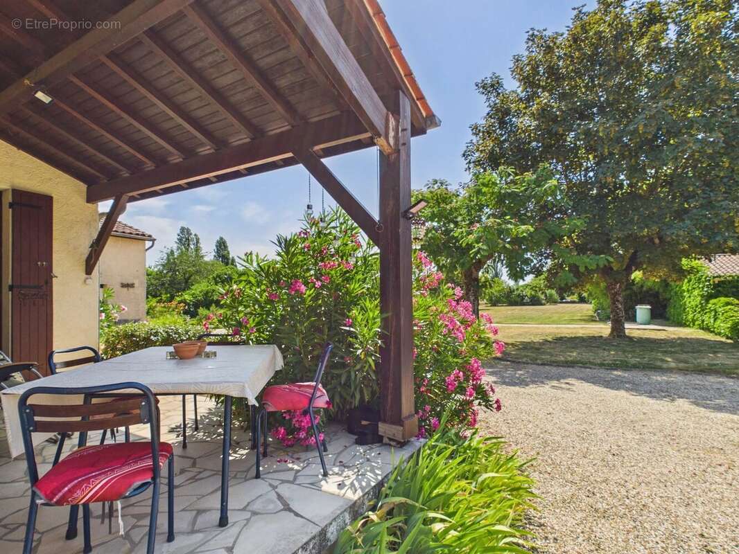 Jolie maison de plain-pied avec 3 chambres et garage - photo 7