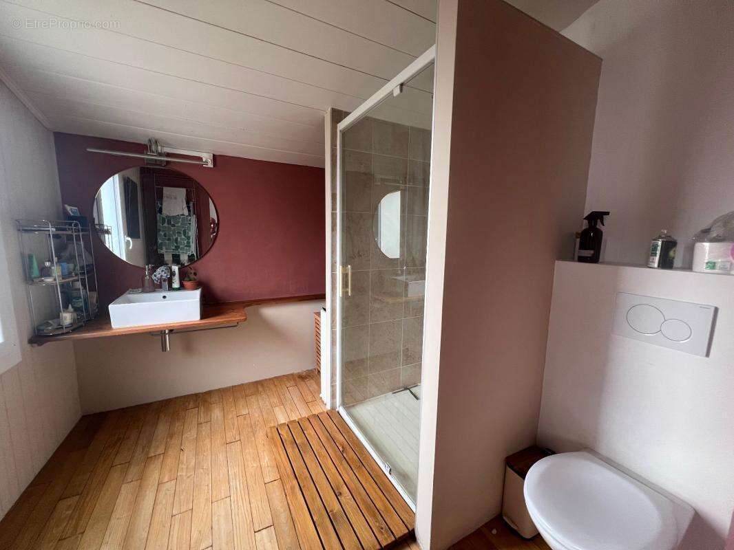Maison centre de burie trois chambres plus bureau avec entrée privative - photo 5