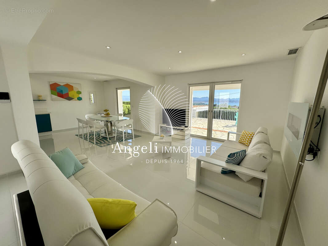 Maison à FREJUS