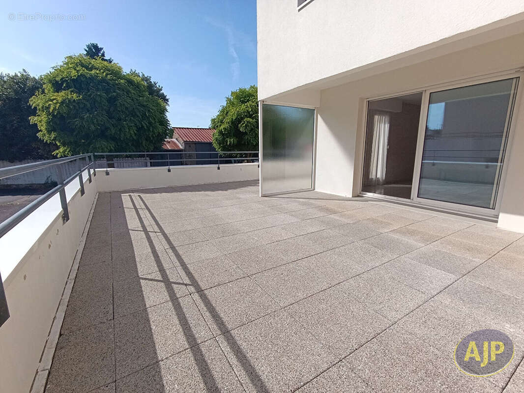 Appartement à SAINT-SEBASTIEN-SUR-LOIRE
