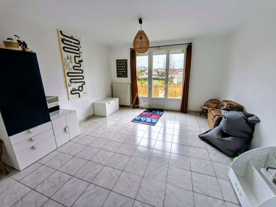 Maison à MORTAGNE-SUR-SEVRE